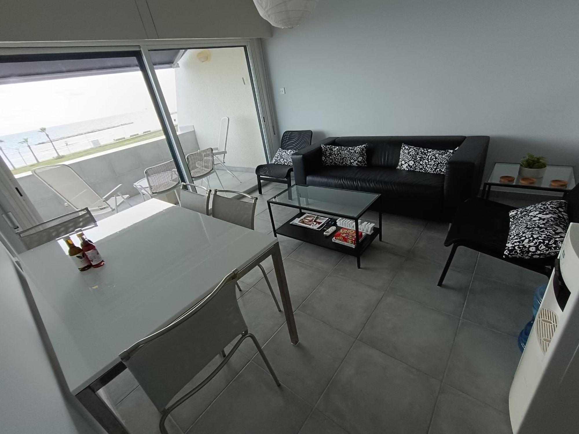 Julie'S Beach House Voroklini Dış mekan fotoğraf