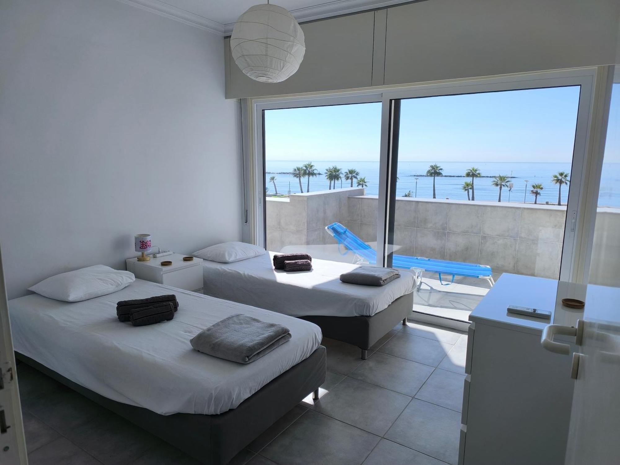 Julie'S Beach House Voroklini Dış mekan fotoğraf